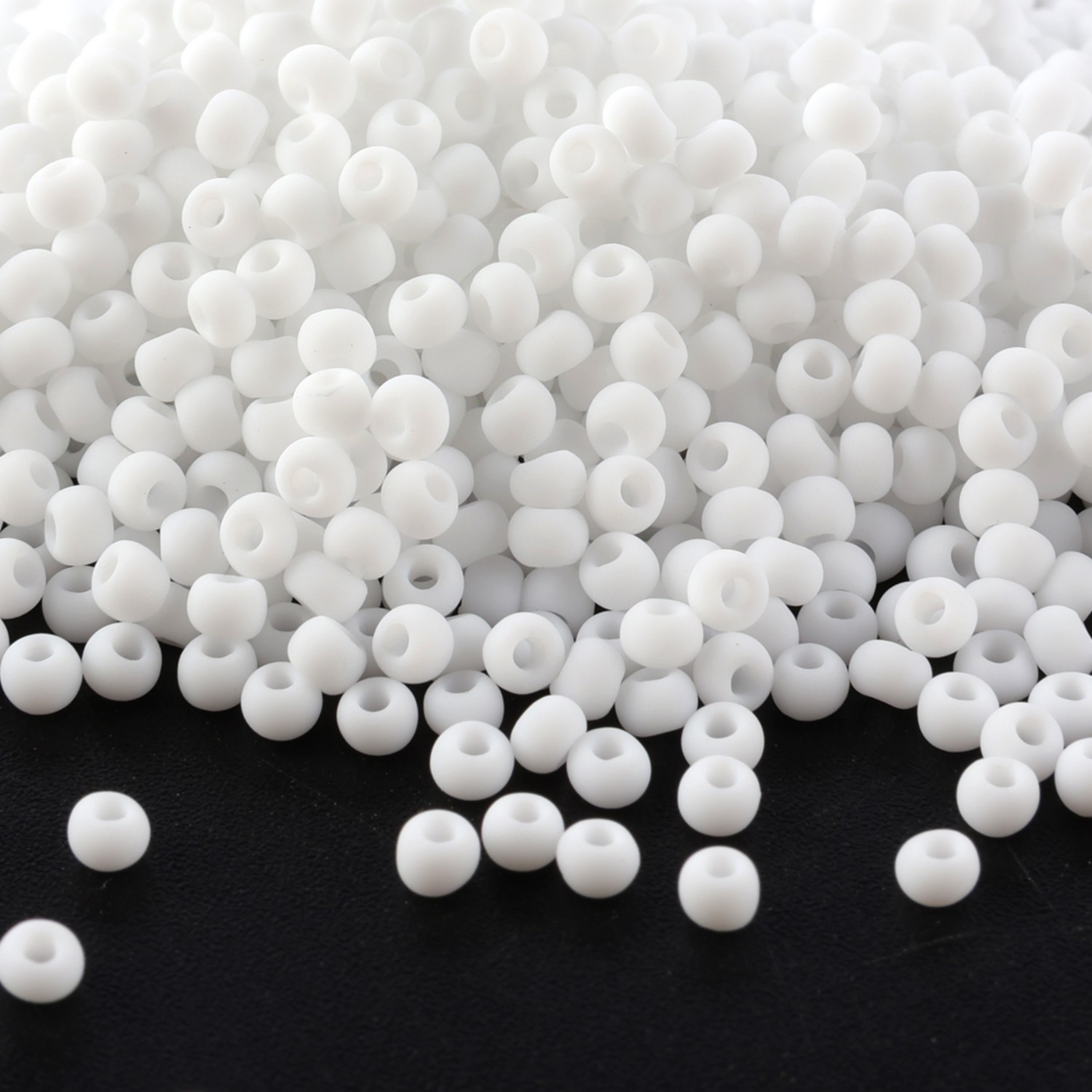 Seed Bead Tube - Manik-manik Benih Hitam Putih Matte CJ